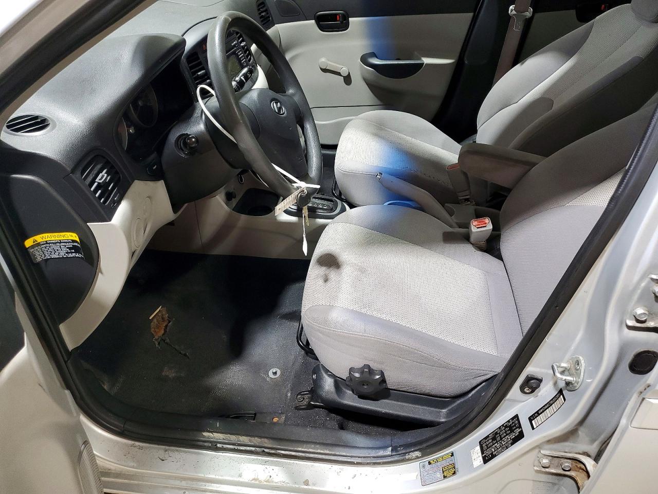 HYUNDAI ACCENT 2009 — 7