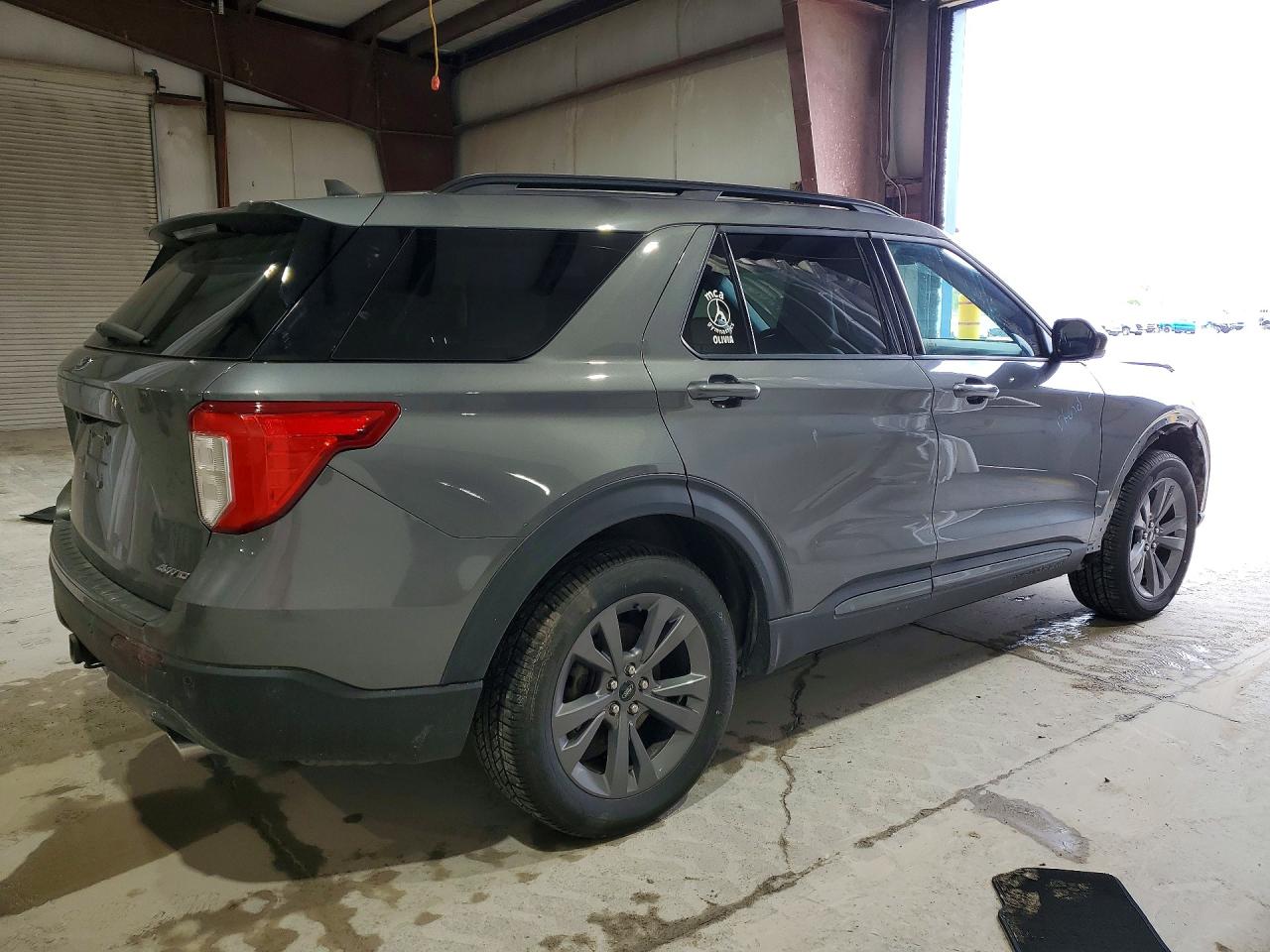 FORD EXPLORER 2022 — 3