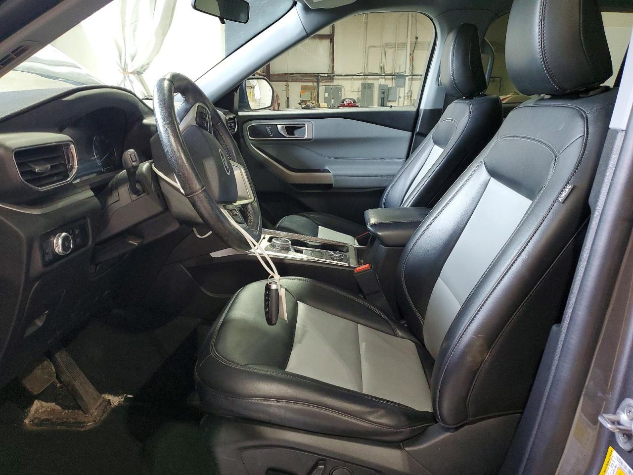 FORD EXPLORER 2022 — 7