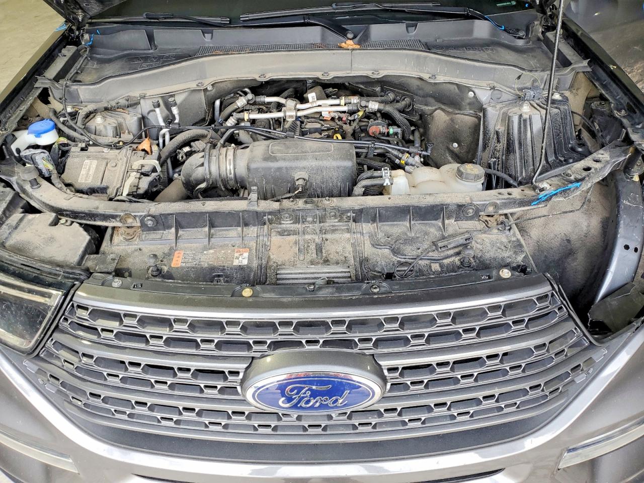 FORD EXPLORER 2022 — 12