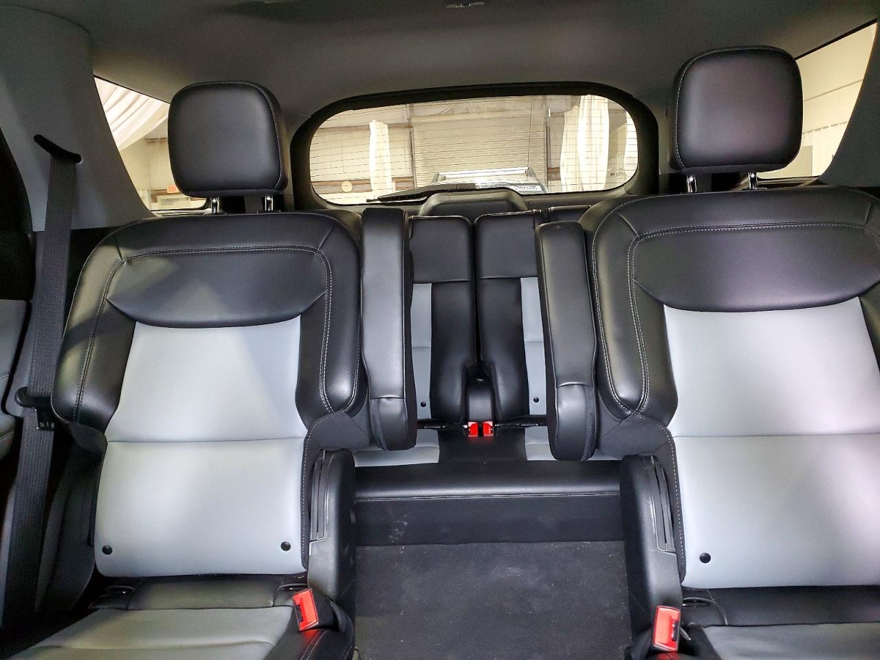FORD EXPLORER 2022 — 10