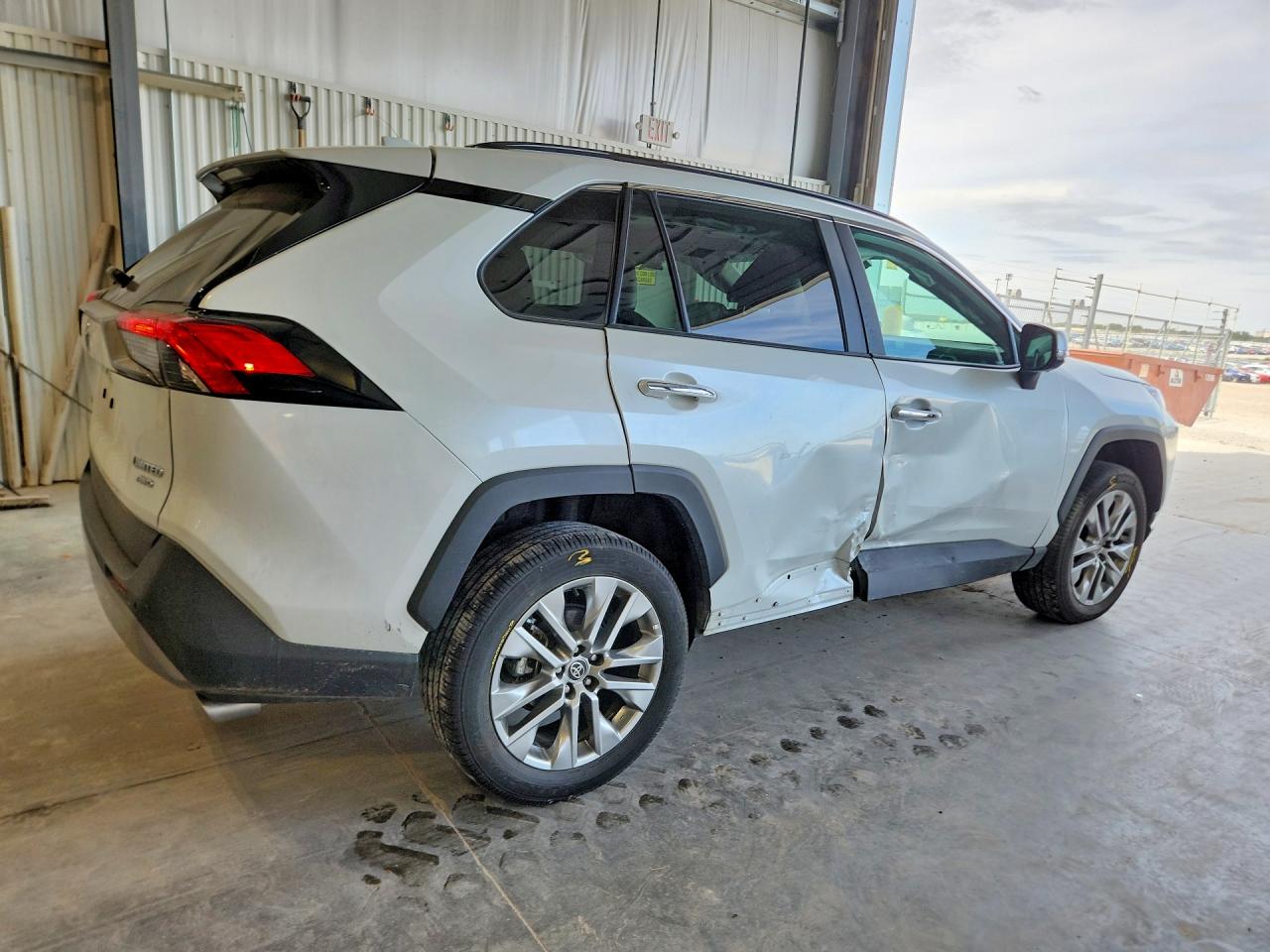 TOYOTA RAV4 2025 — 3