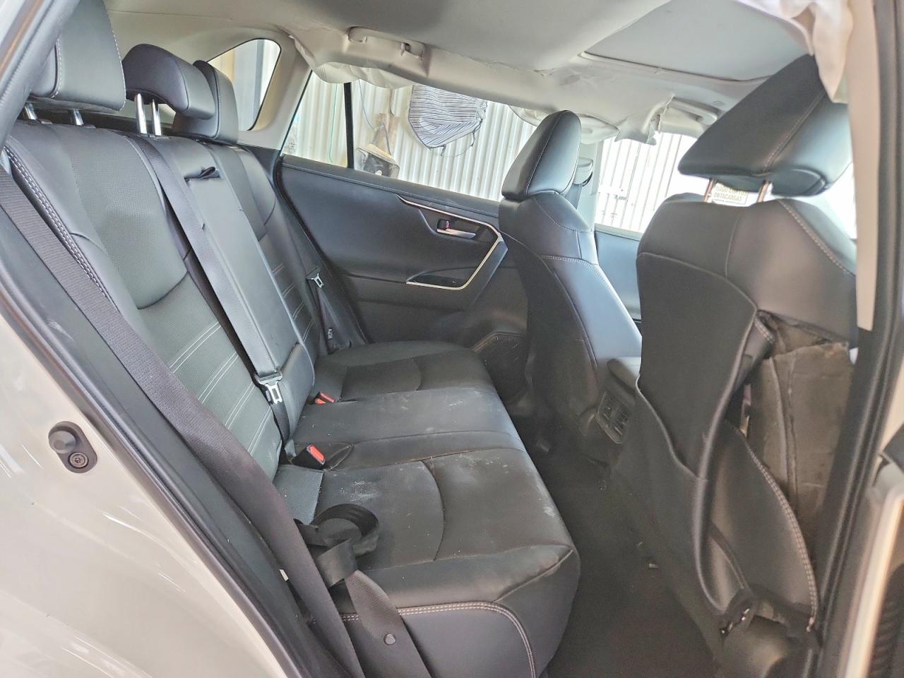 TOYOTA RAV4 2025 — 11
