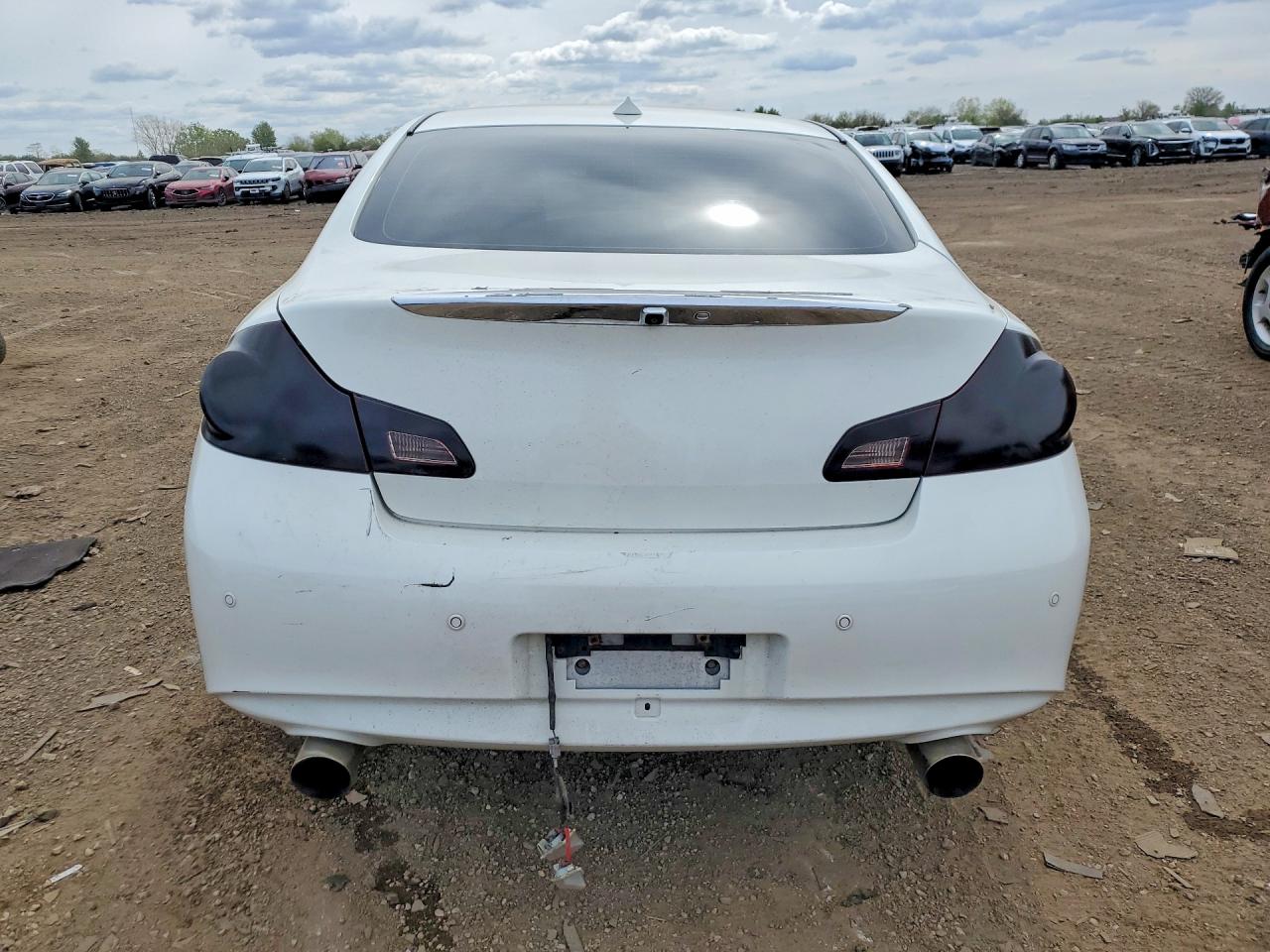 INFINITI G37 SEDAN 2013 — 6