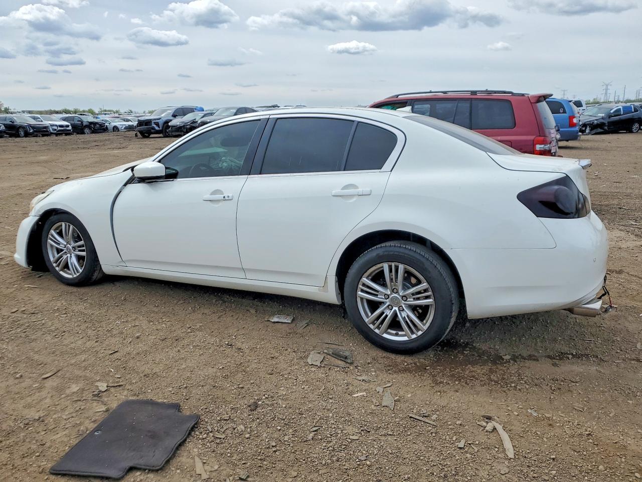 INFINITI G37 SEDAN 2013 — 2