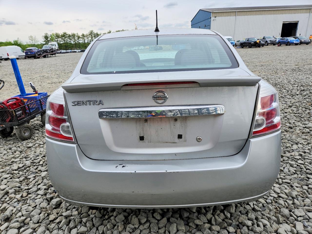 NISSAN SENTRA 2012 — 6