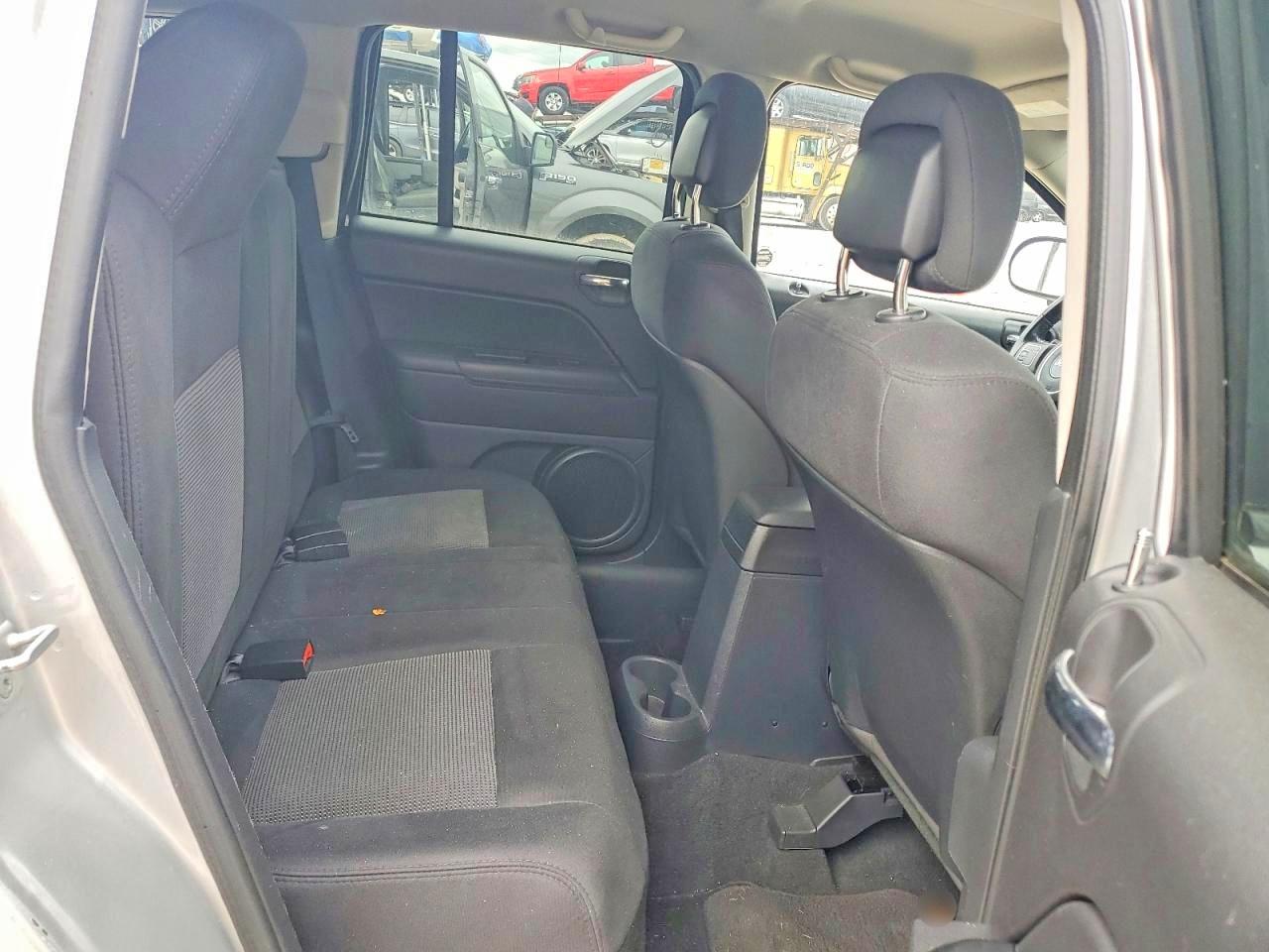 JEEP COMPASS 2011 — 11