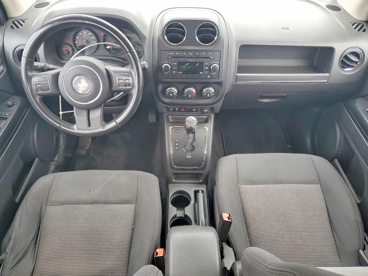 JEEP COMPASS 2011 — 8