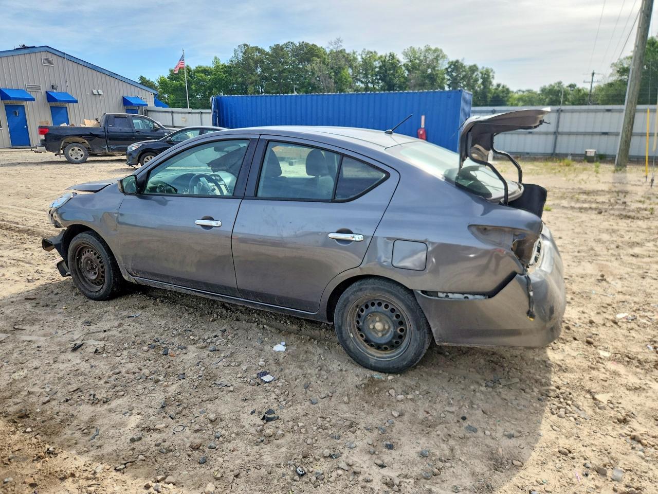 NISSAN VERSA 2019 — 2