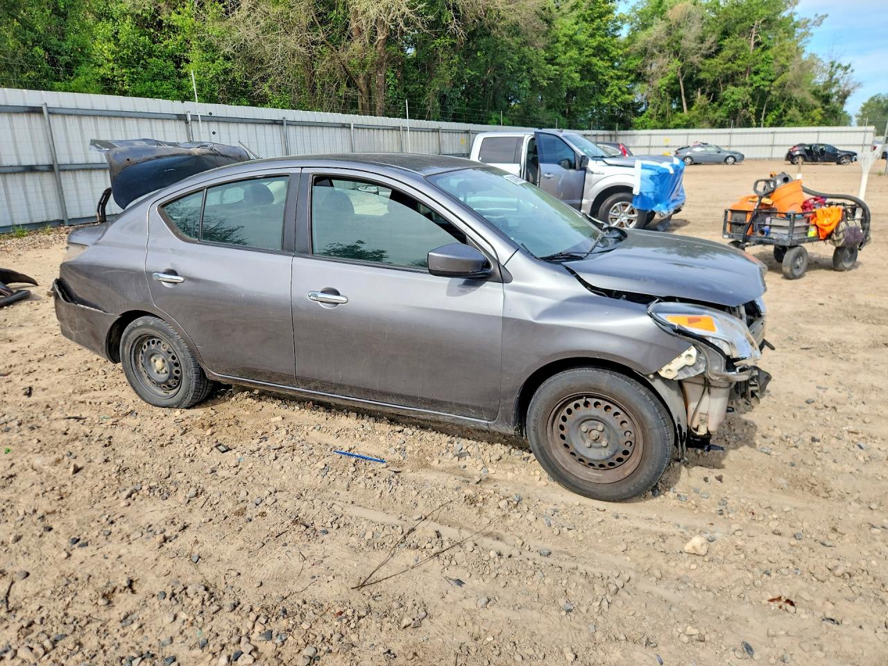 NISSAN VERSA 2019 — 4