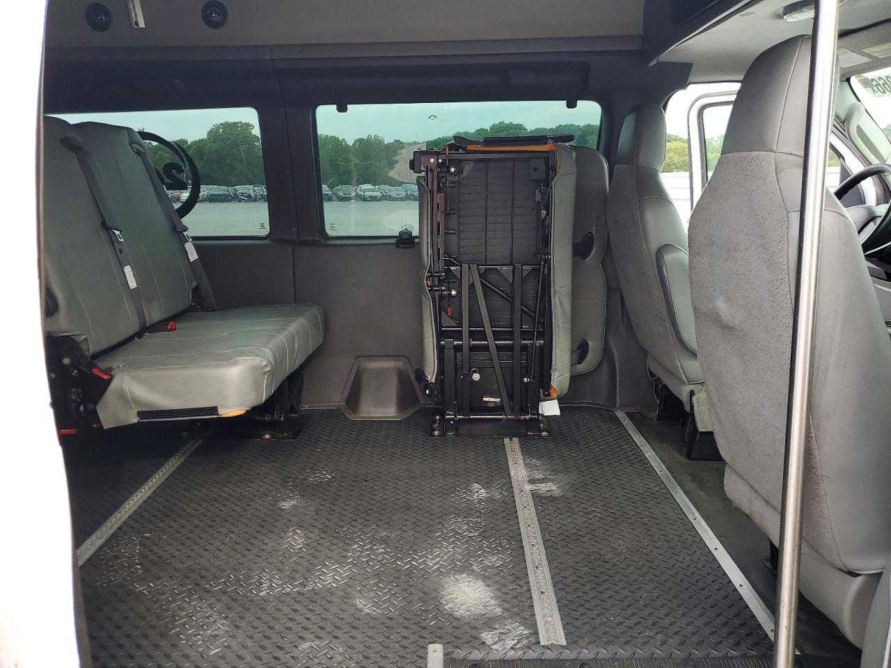 FORD ECONOLINE 2014 — 11