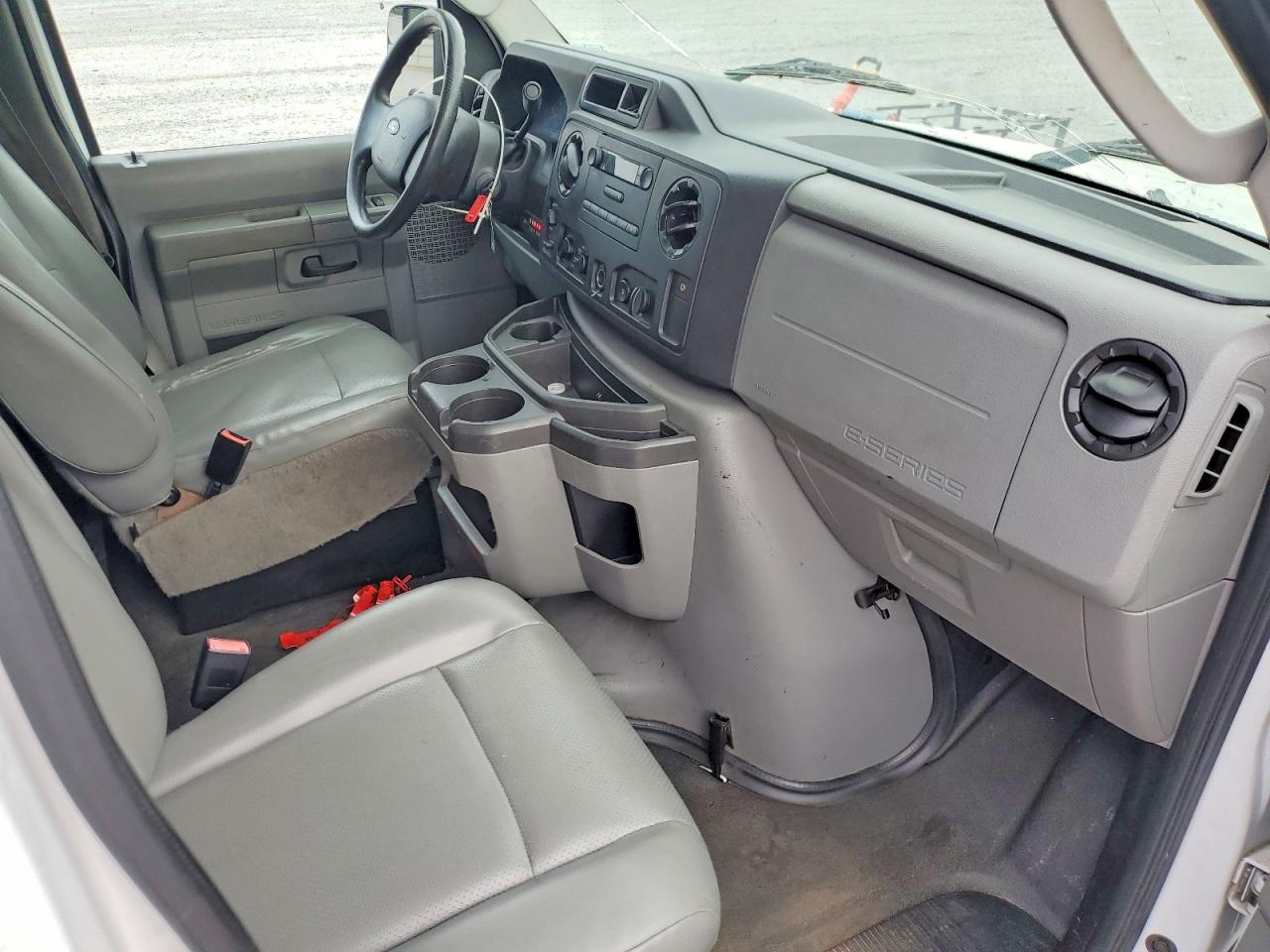 FORD ECONOLINE 2014 — 8