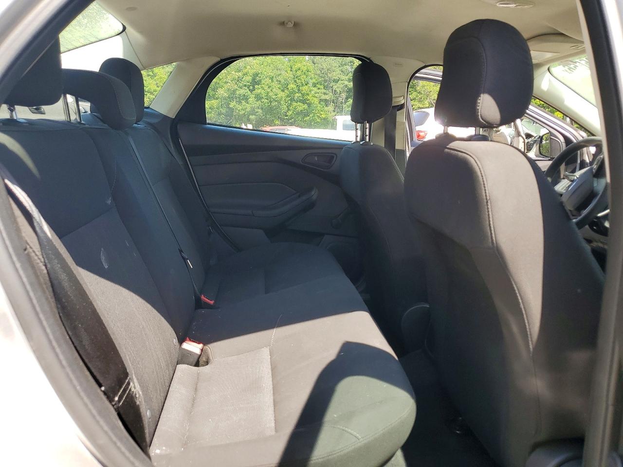 FORD FOCUS 2015 — 10