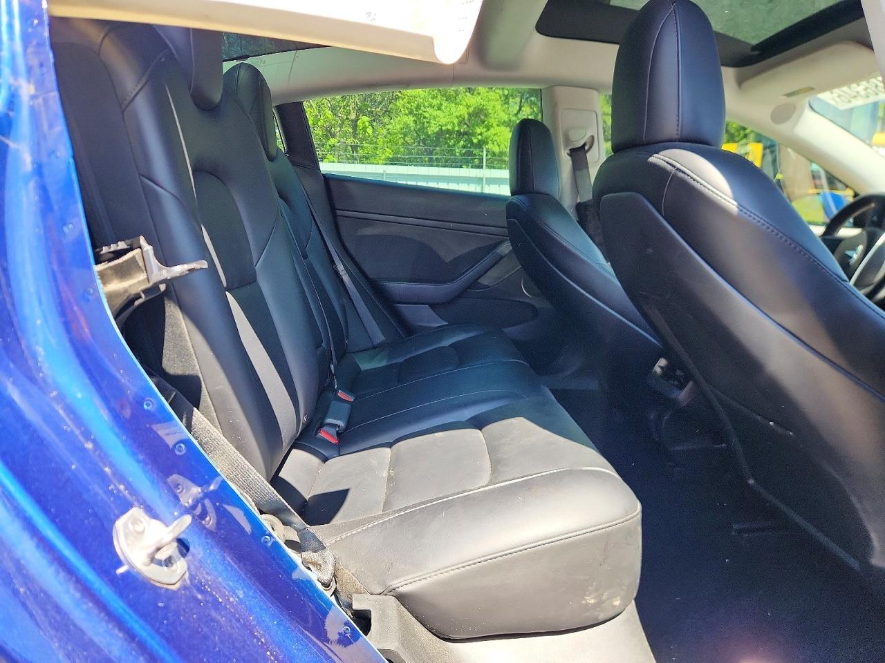 TESLA MODEL 3 2023 — 10