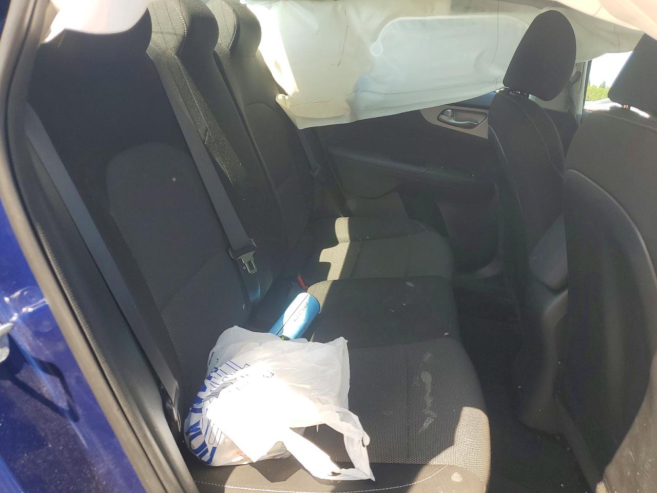 KIA FORTE 2023 — 10
