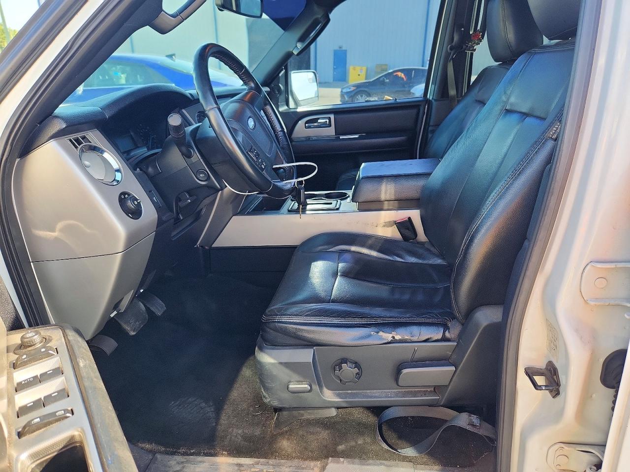 FORD EXPEDITION 2017 — 7