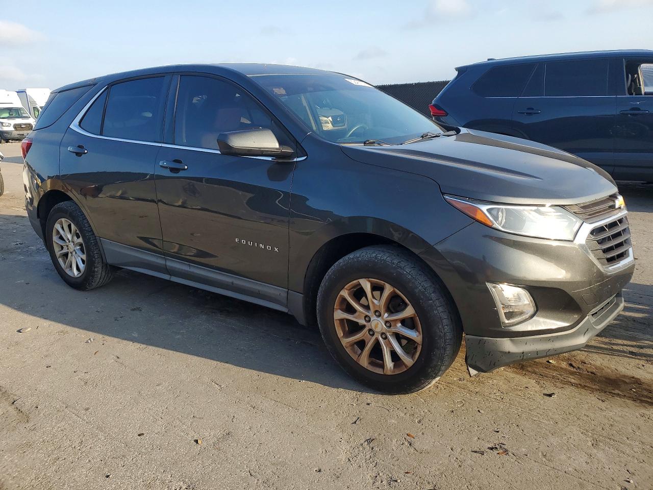 CHEVROLET EQUINOX 2018 — 4