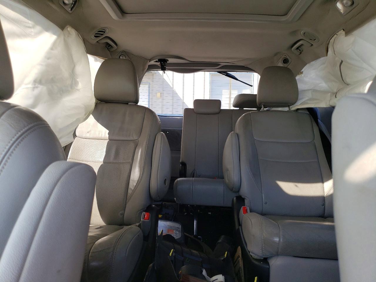 TOYOTA SIENNA 2015 — 10