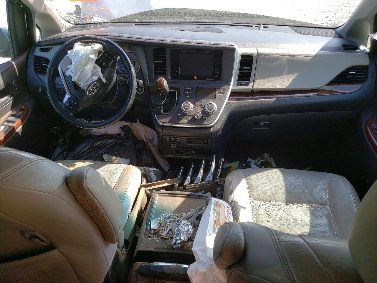 TOYOTA SIENNA 2015 — 8