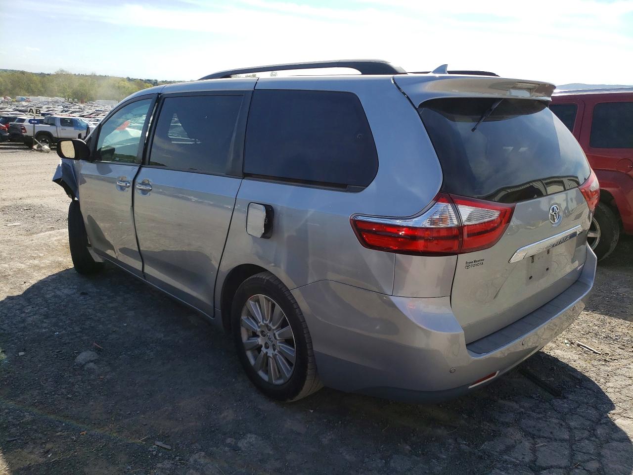 TOYOTA SIENNA 2015 — 2