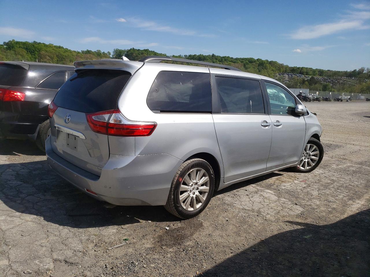TOYOTA SIENNA 2015 — 3