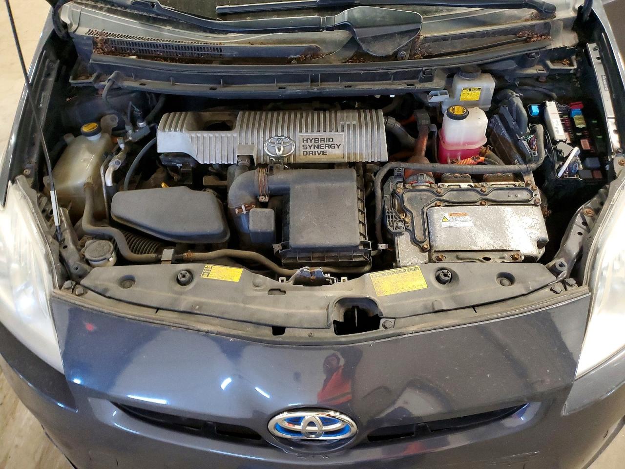 TOYOTA PRIUS 2010 — 11