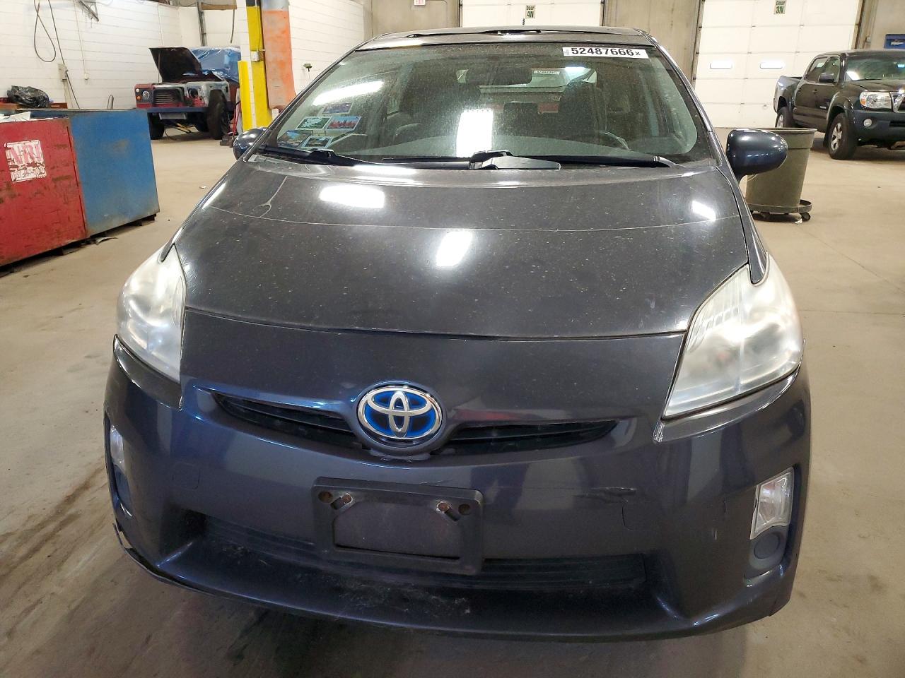 TOYOTA PRIUS 2010 — 5