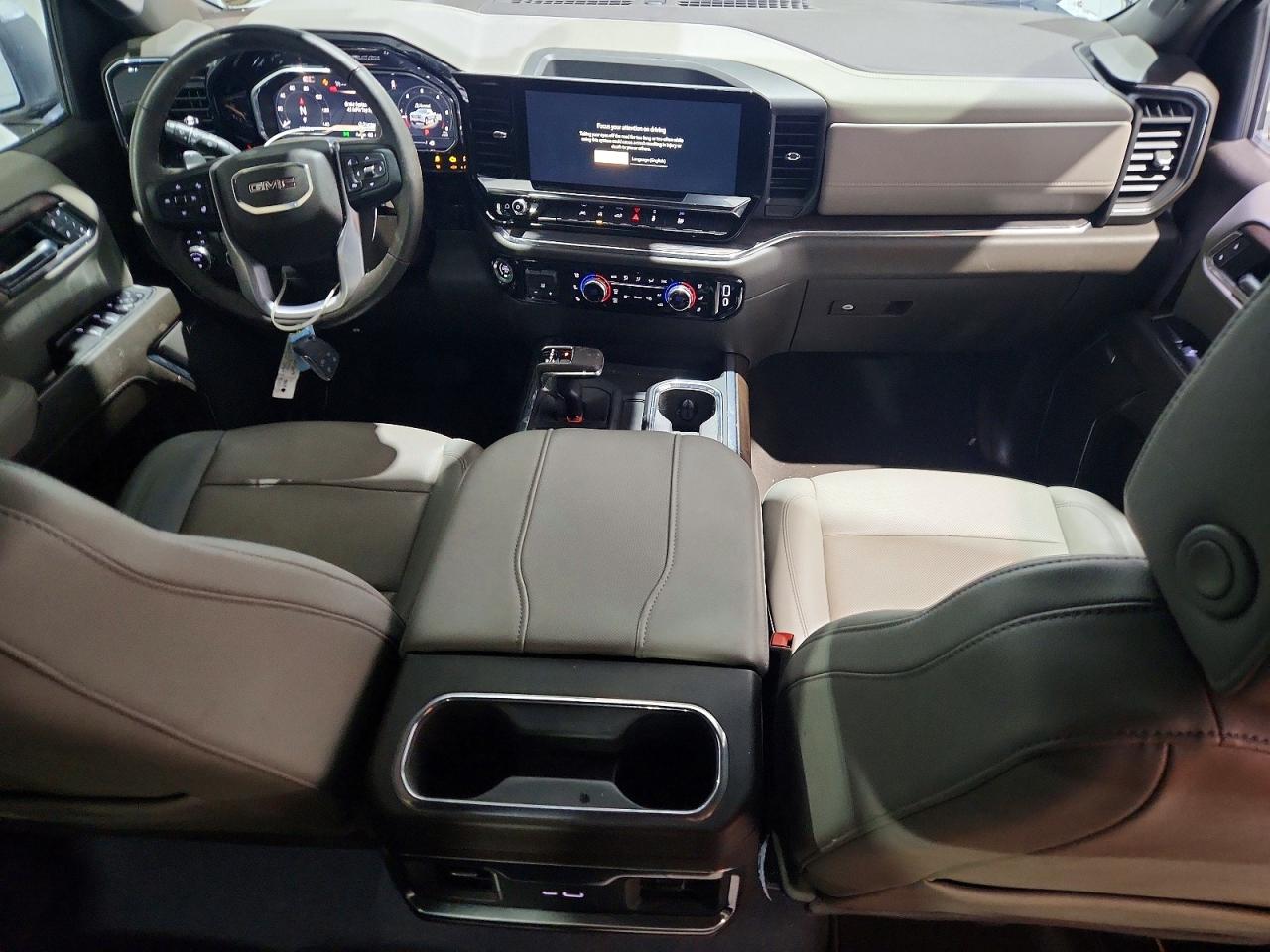 GMC SIERRA 2025 — 8