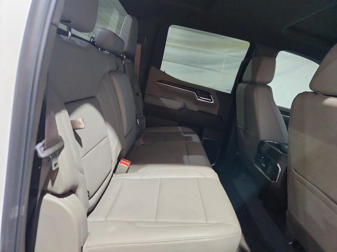 GMC SIERRA 2025 — 10