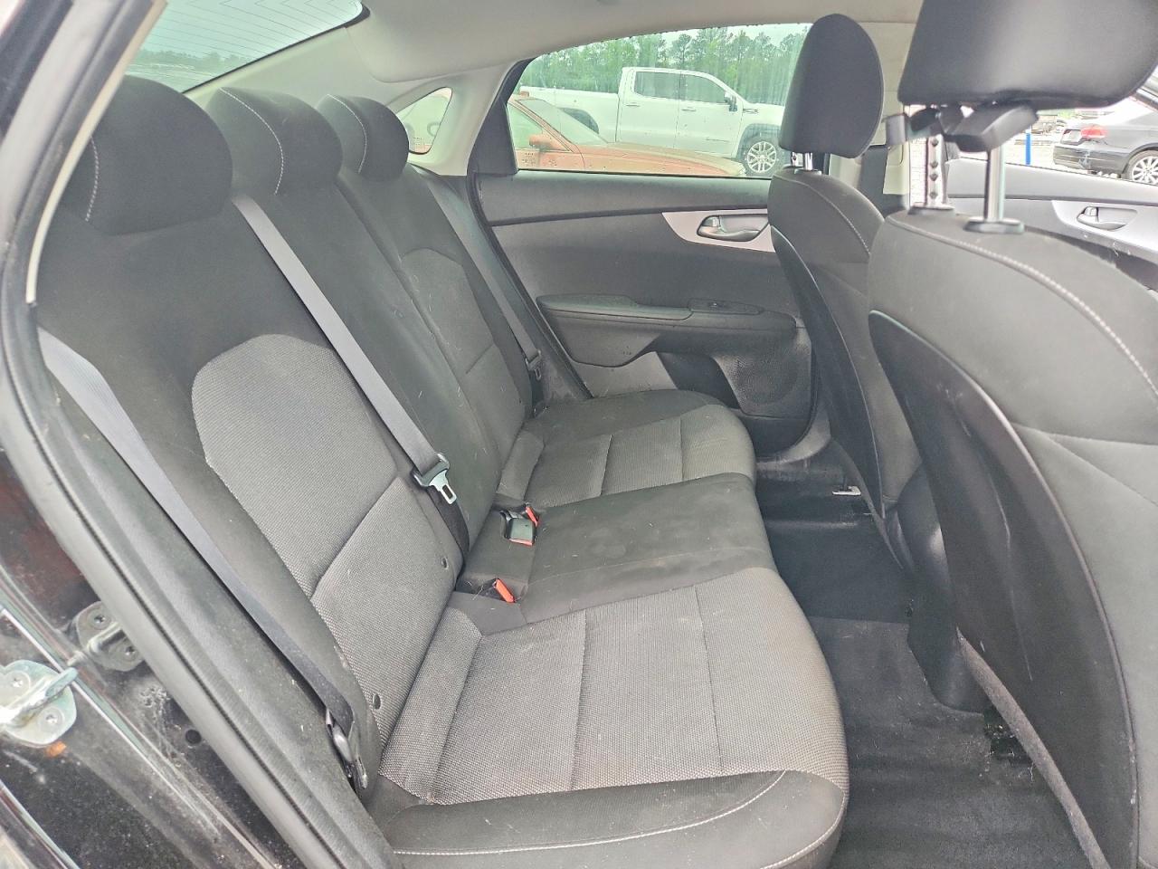 KIA FORTE 2022 — 10