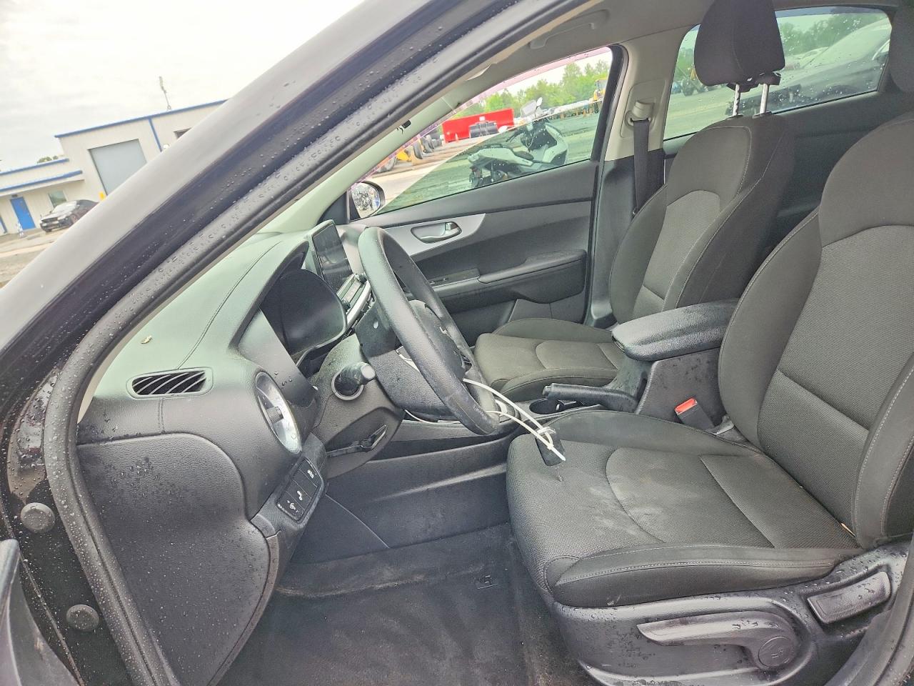 KIA FORTE 2022 — 7