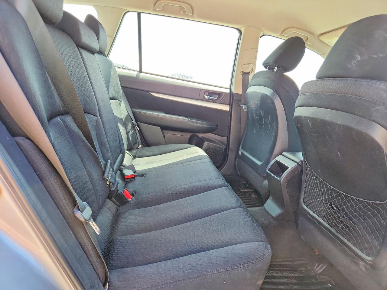 SUBARU OUTBACK 2011 — 10