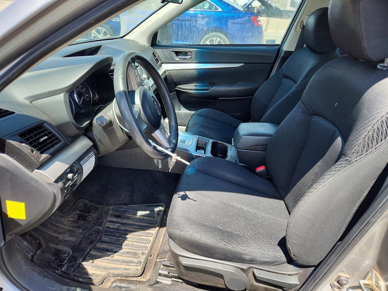 SUBARU OUTBACK 2011 — 7