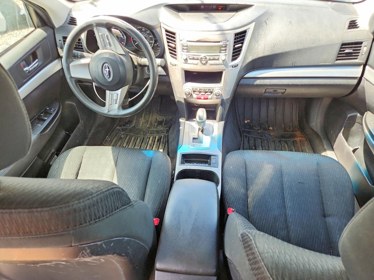 SUBARU OUTBACK 2011 — 8