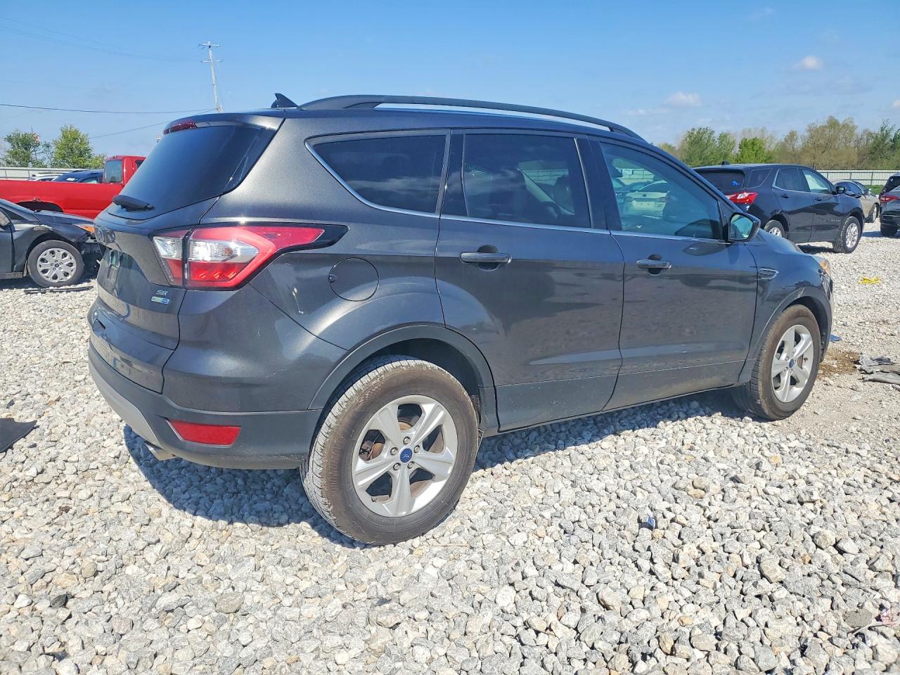 FORD ESCAPE 2018 — 3