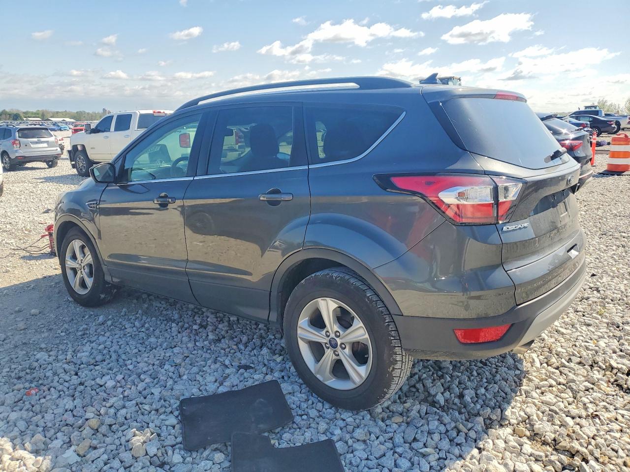 FORD ESCAPE 2018 — 2
