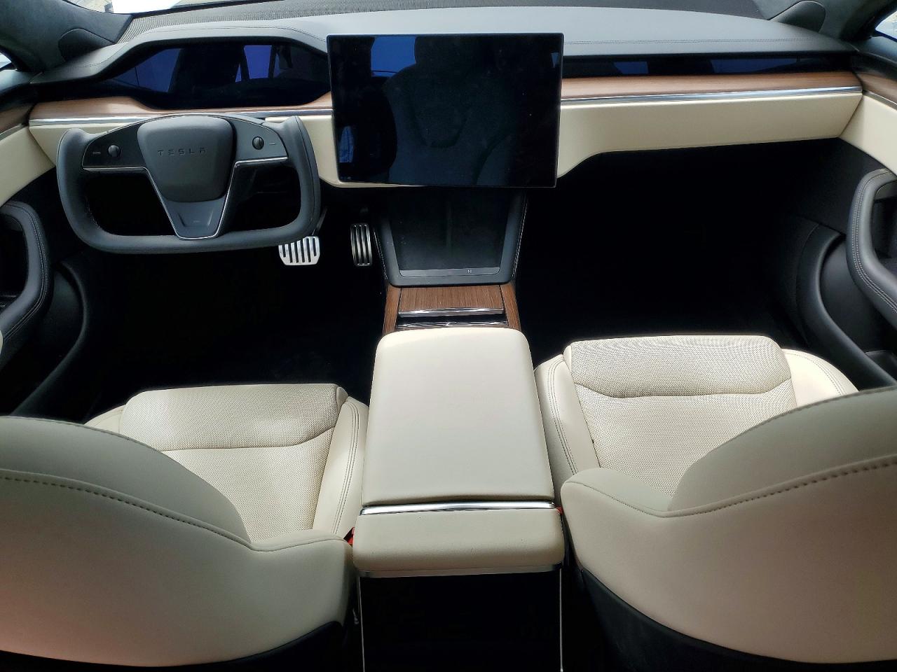 TESLA MODEL S 2022 — 8