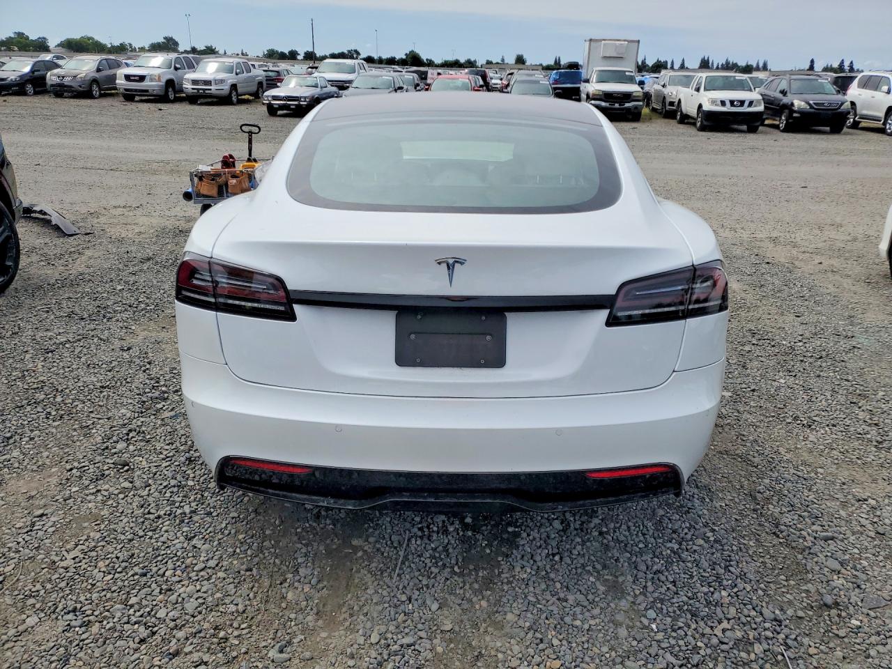 TESLA MODEL S 2022 — 6