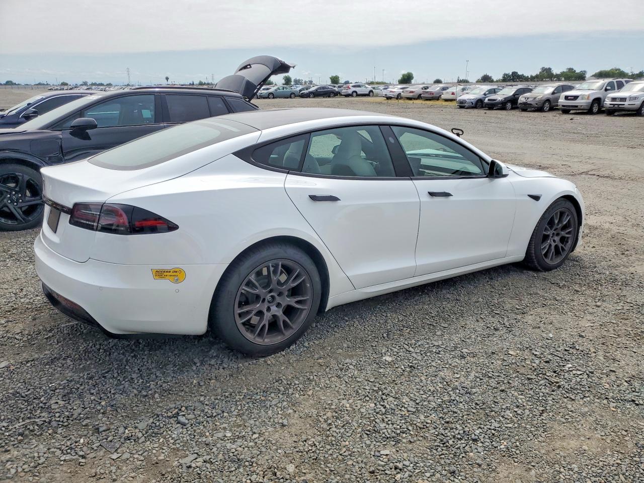 TESLA MODEL S 2022 — 3