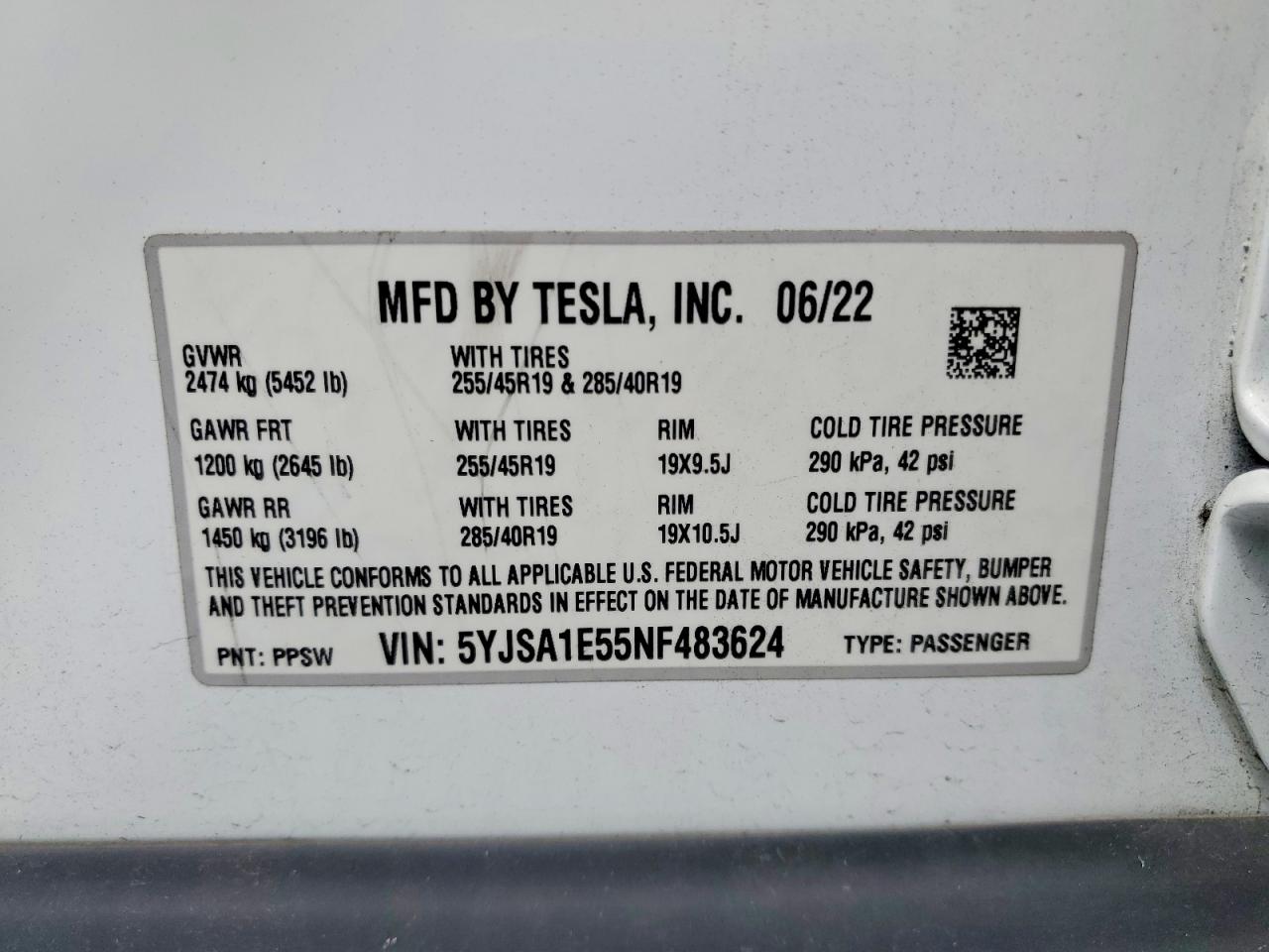 TESLA MODEL S 2022 — 12