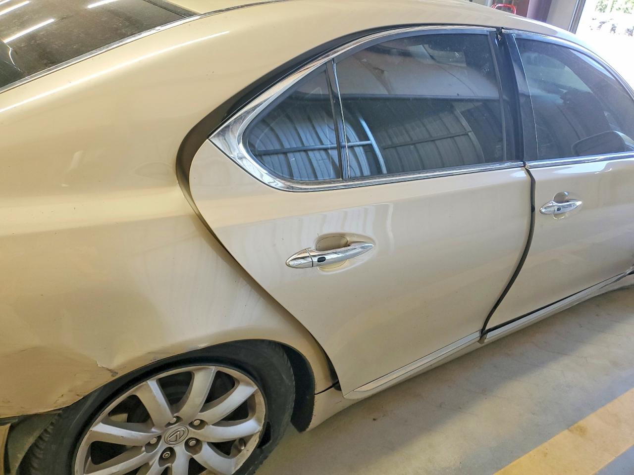 LEXUS LS 2007 — 10