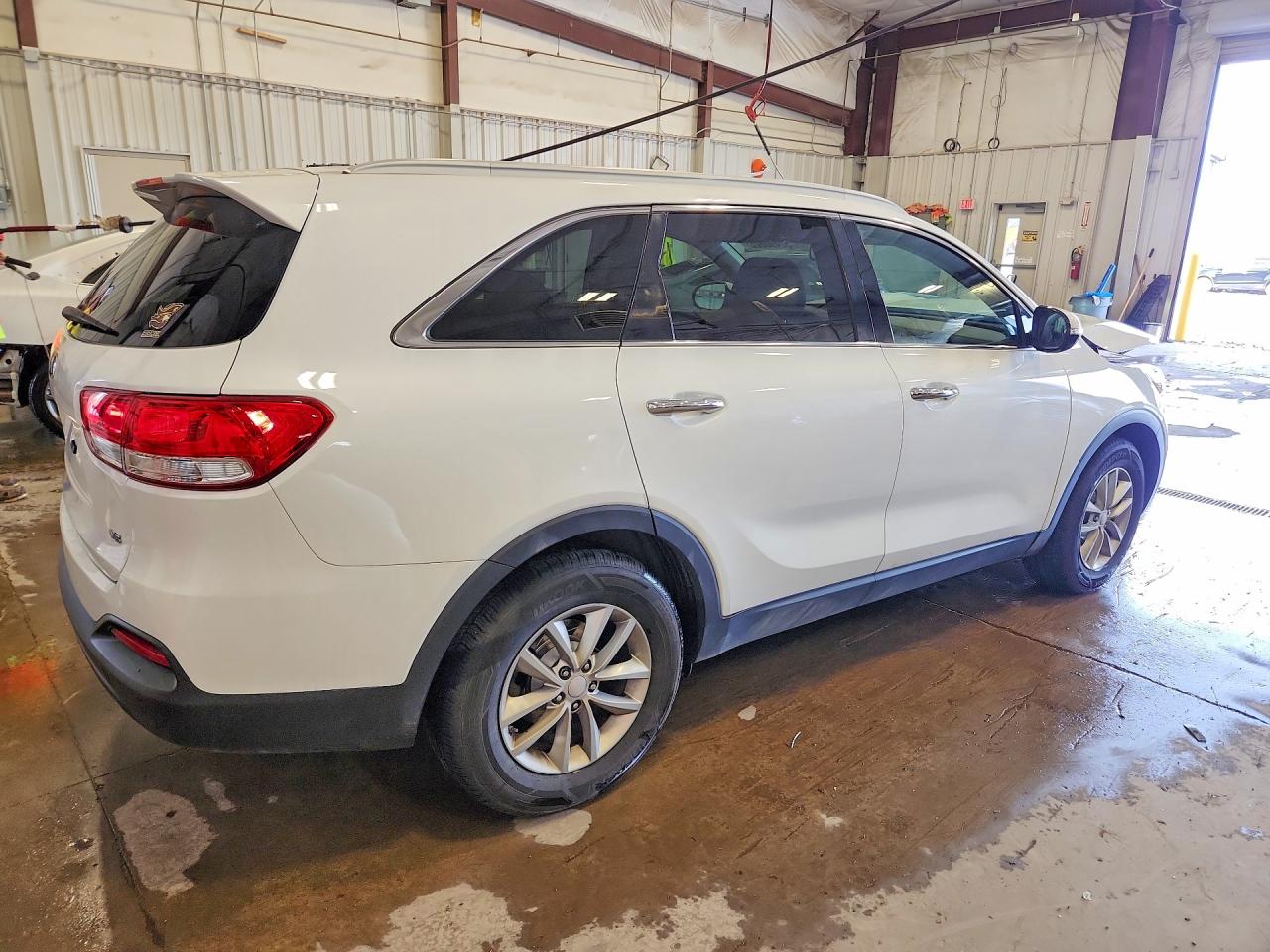 KIA SORENTO 2016 — 3