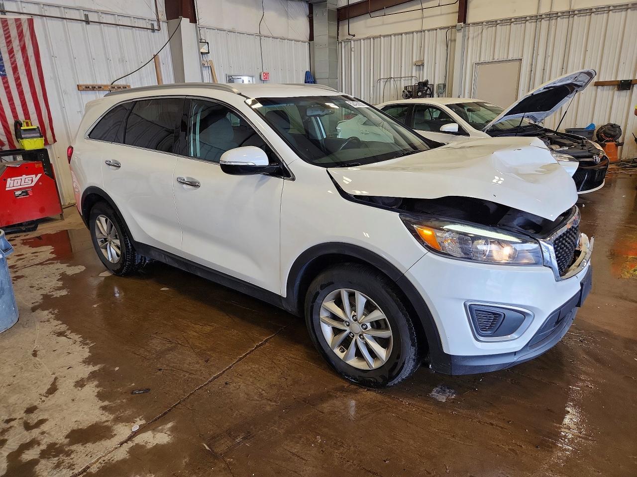 KIA SORENTO 2016 — 4
