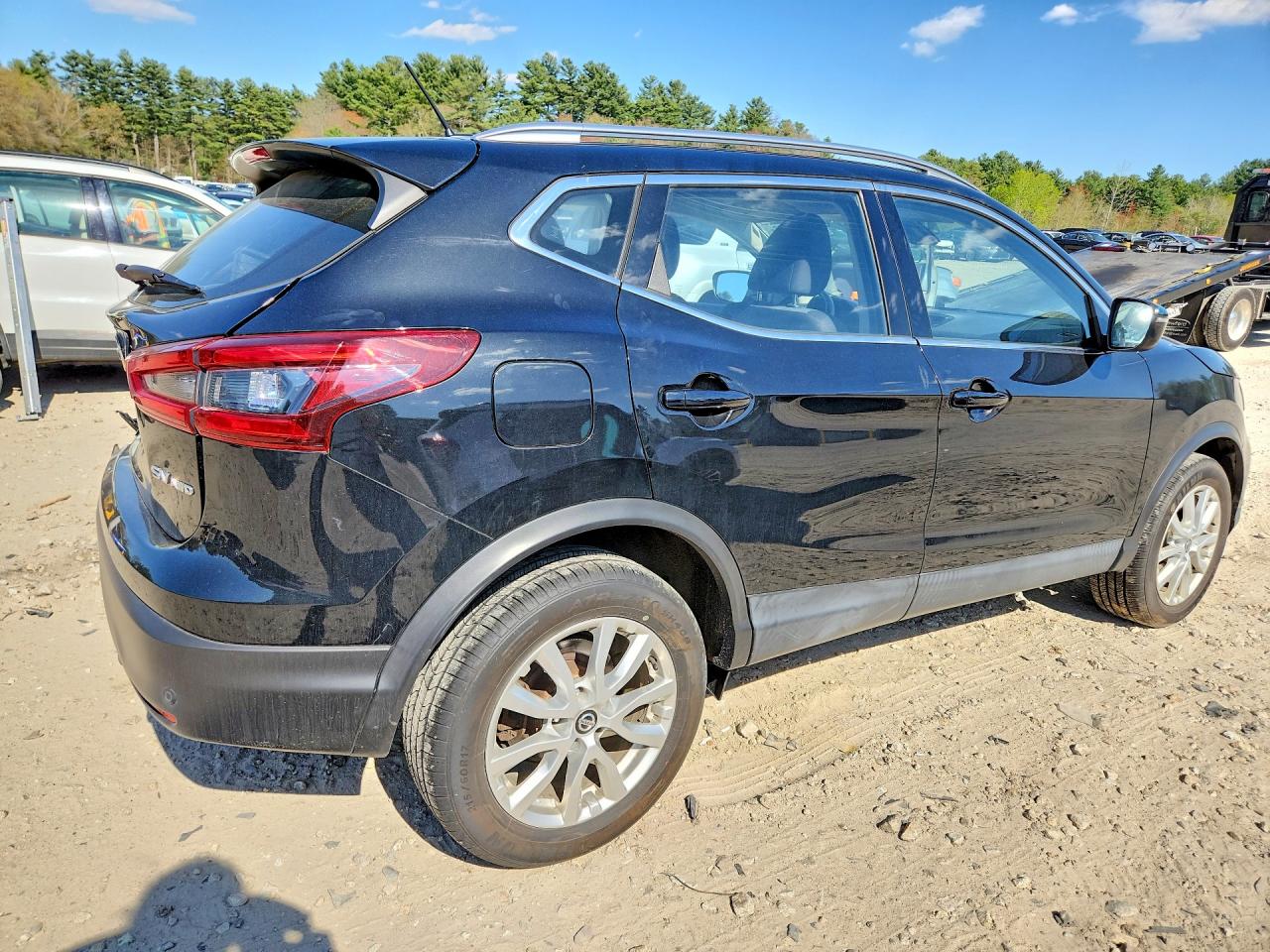 NISSAN ROGUE SPORT 2020 — 3