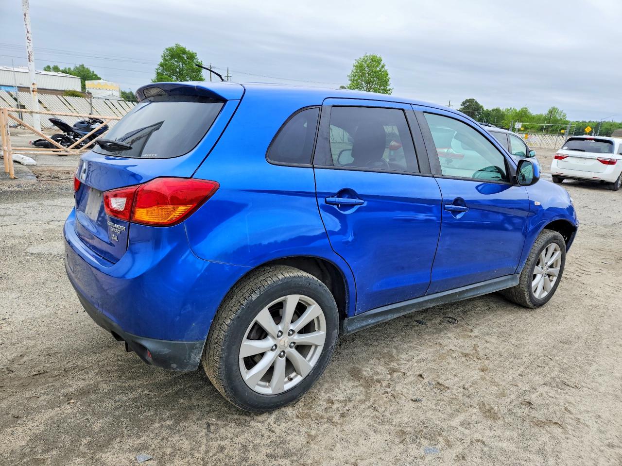 MITSUBISHI OUTLANDER SPORT 2015 — 3