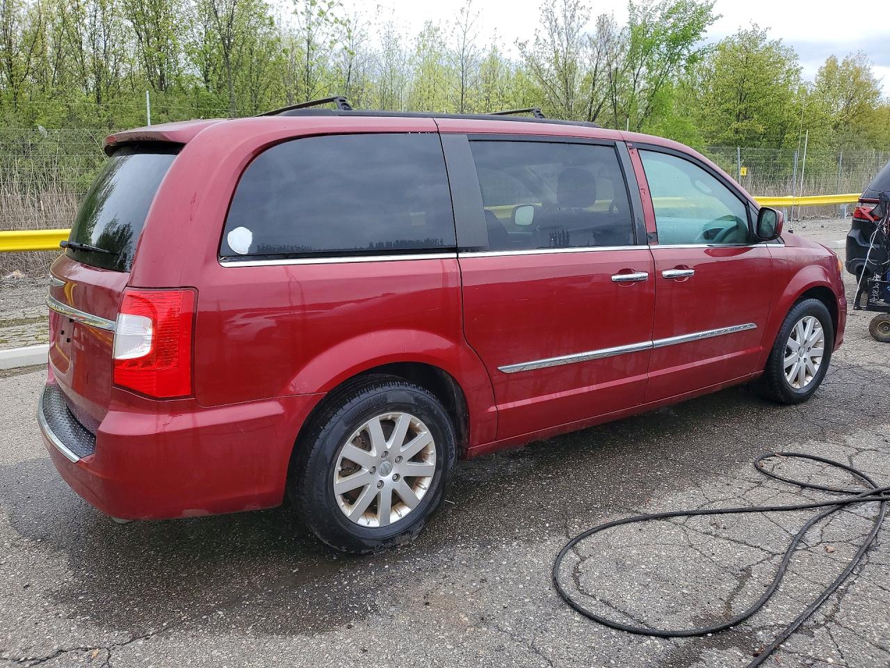 CHRYSLER TOWN & COUNTRY 2015 — 3