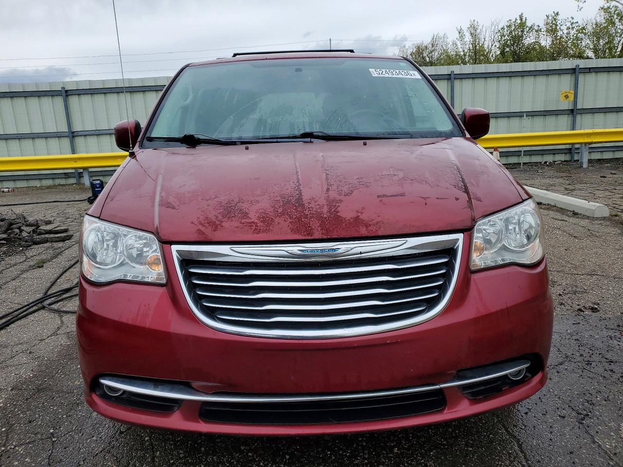 CHRYSLER TOWN & COUNTRY 2015 — 5
