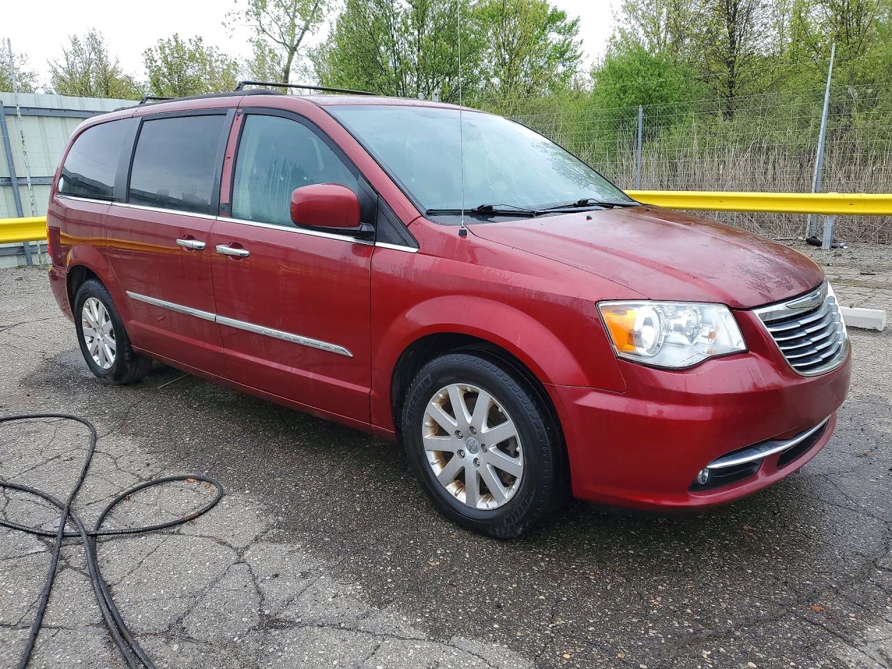 CHRYSLER TOWN & COUNTRY 2015 — 4