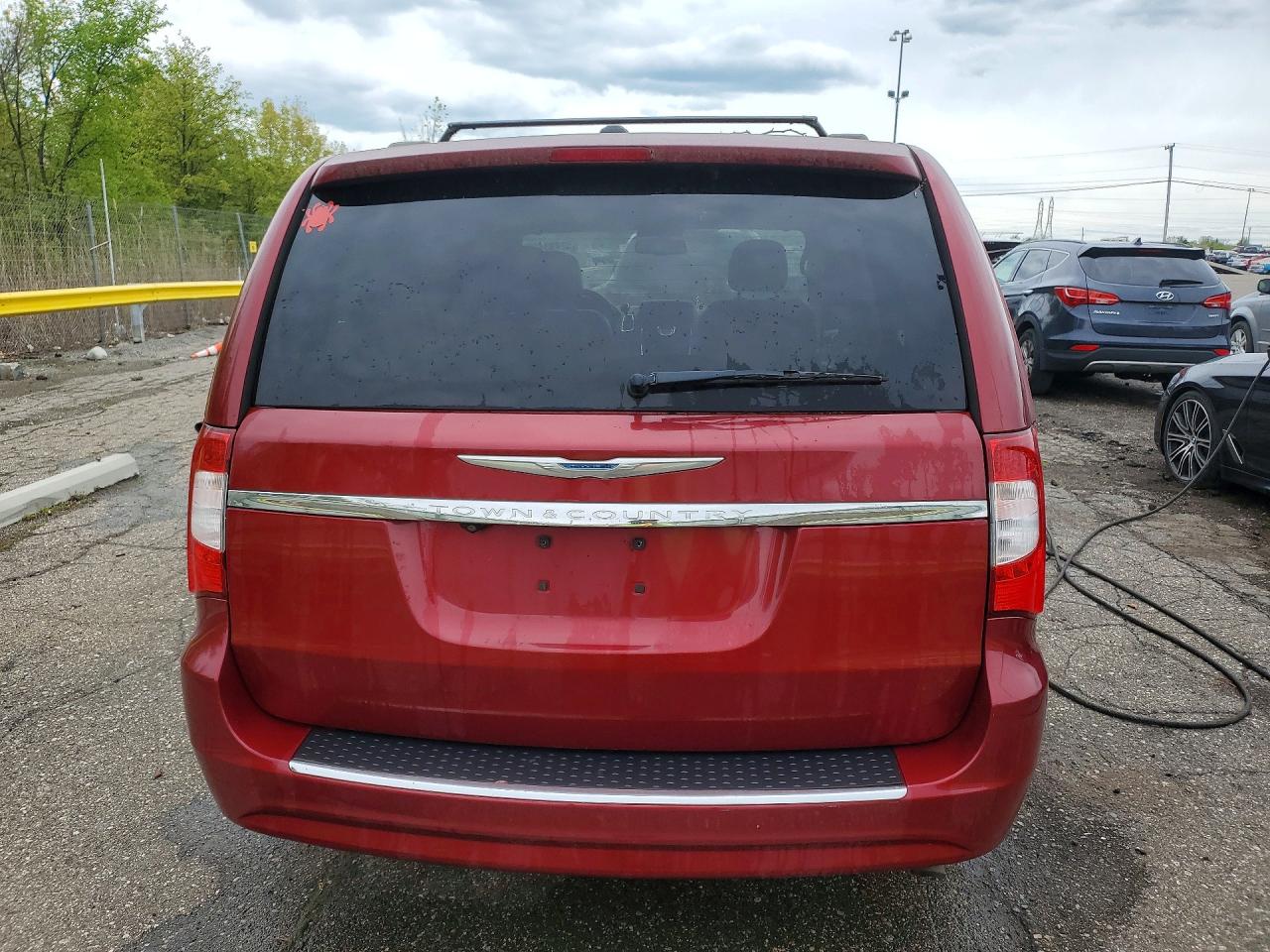 CHRYSLER TOWN & COUNTRY 2015 — 6