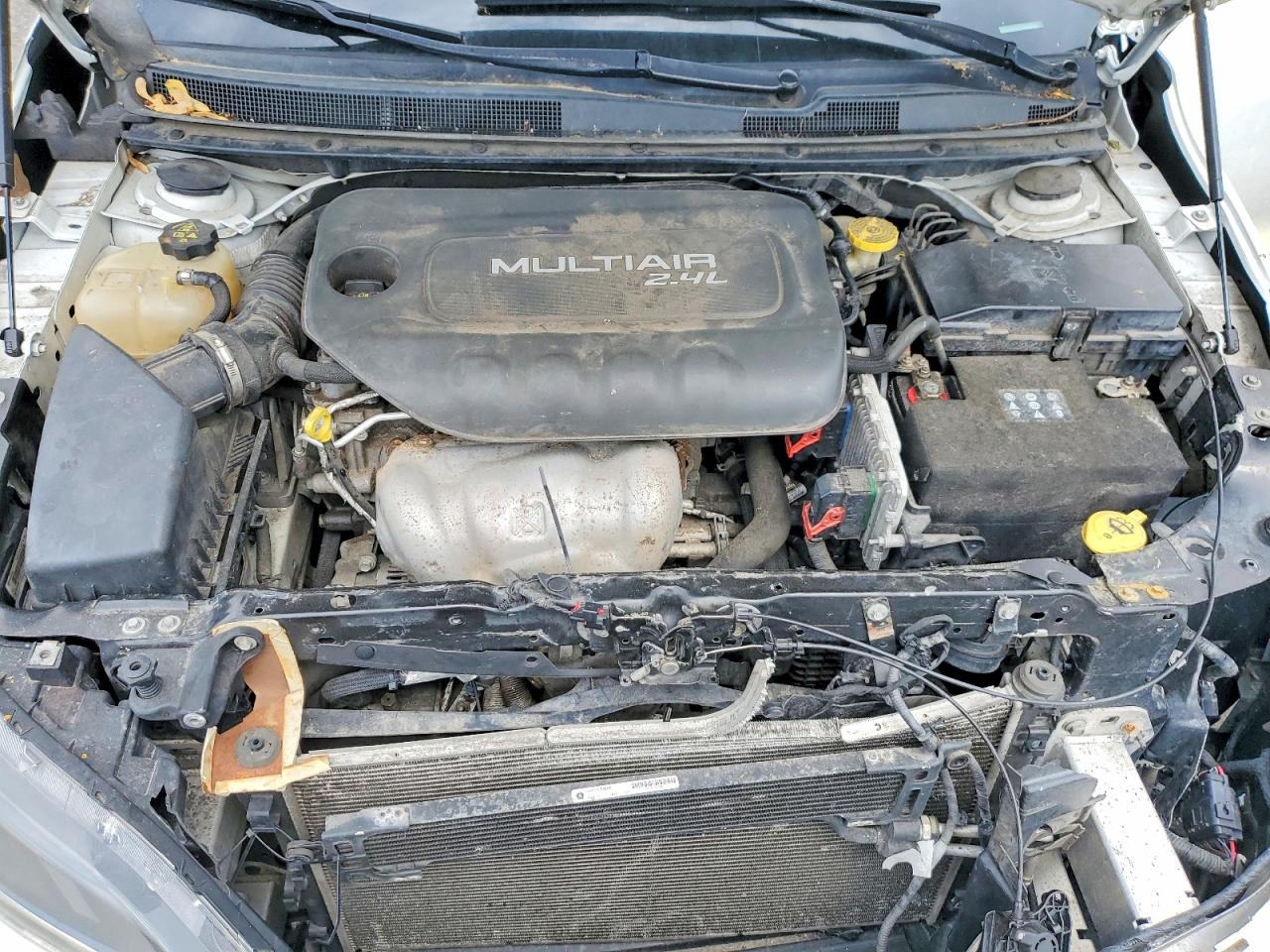 CHRYSLER 200 2015 — 11